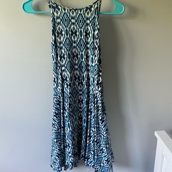 Dress - Picture 1 of 4